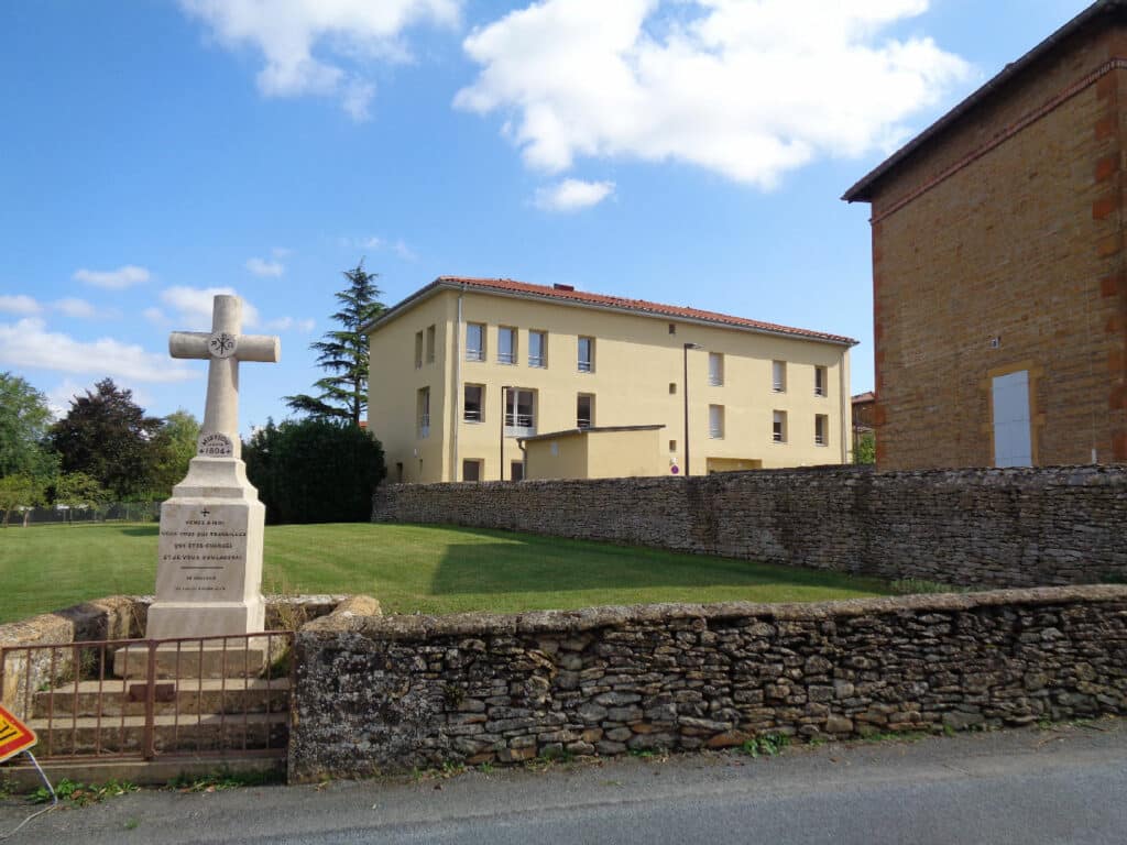 Immeuble collectif de 6 logements et un Cabinet médical à Marcy-sur-Anse